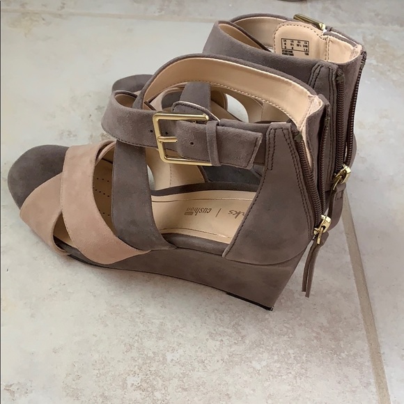 Clark’s Ysabelle Jules suede wedge sandal - Picture 7 of 8